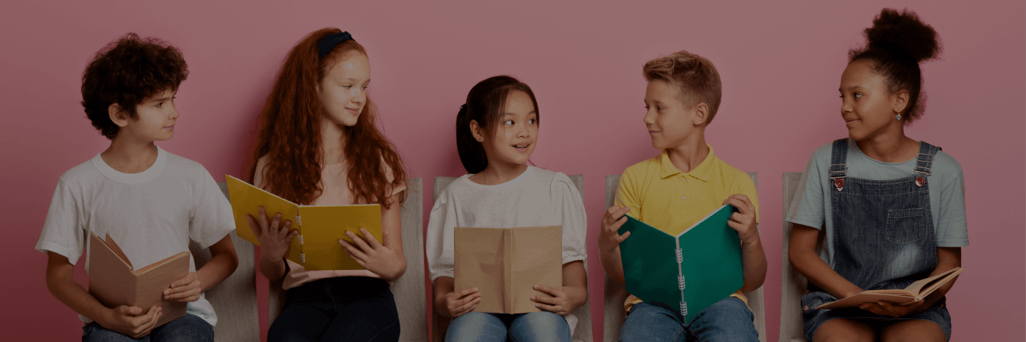 Students reading Mandarin books together